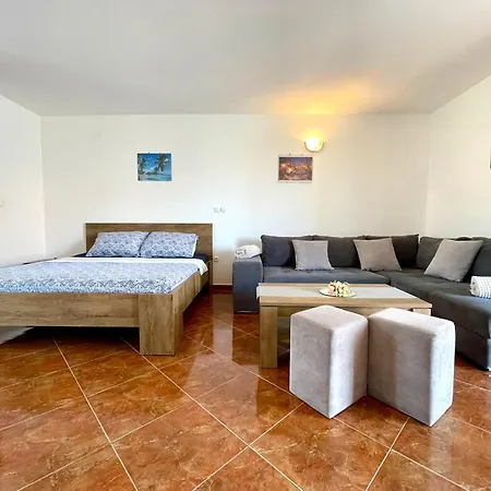 Apartment Mario